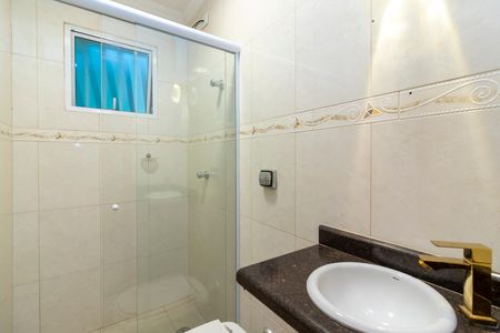 Casa à venda com 167m², 4 quartos e 4 vagas Casa à venda com 167m², 4 quartos e 4 vagasBanheiro Social