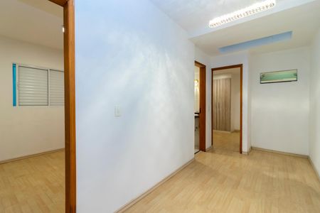 Casa à venda com 167m², 4 quartos e 4 vagas Casa à venda com 167m², 4 quartos e 4 vagasCorredor