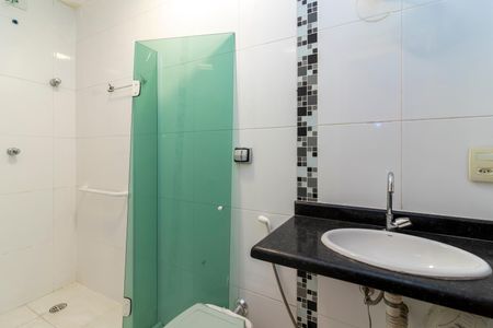 Casa à venda com 167m², 4 quartos e 4 vagas Casa à venda com 167m², 4 quartos e 4 vagasBanheiro da Suíte 1