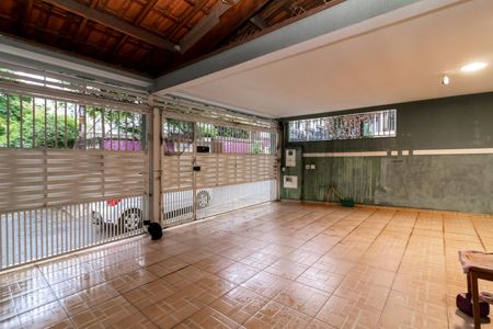 Casa à venda com 167m², 4 quartos e 4 vagas Casa à venda com 167m², 4 quartos e 4 vagasGaragem