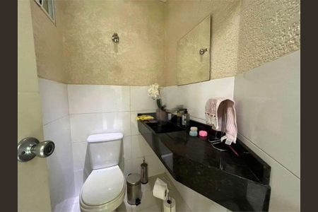 Casa à venda com 250m², 3 quartos e 4 vagas