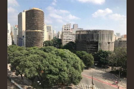 Apartamento à venda com 42m², 1 quarto e sem vaga