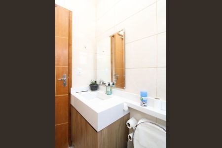 Casa à venda com 140m², 2 quartos e 2 vagasBanheiro Social