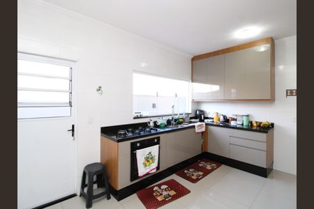 Casa à venda com 140m², 2 quartos e 2 vagasCozinha