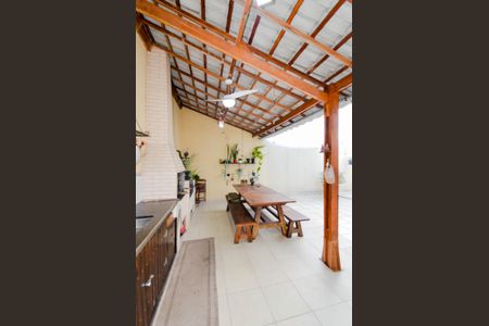 Casa à venda com 380m², 3 quartos e 3 vagas Casa à venda com 380m², 3 quartos e 3 vagasQuintal