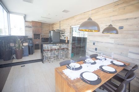 Apartamento à venda com 171m², 3 quartos e 2 vagasCobertura