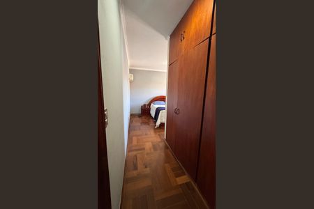 Casa à venda com 320m², 5 quartos e 3 vagas Casa à venda com 320m², 5 quartos e 3 vagasSuíte