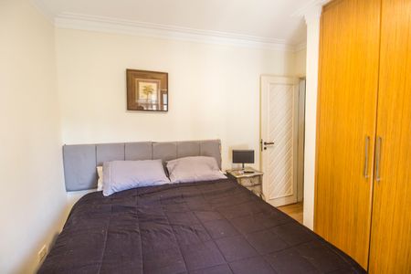 Apartamento à venda com 390m², 4 quartos e 6 vagas Apartamento à venda com 390m², 4 quartos e 6 vagasQuarto 1