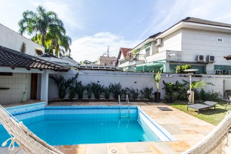 Apartamento à venda com 390m², 4 quartos e 6 vagas Apartamento à venda com 390m², 4 quartos e 6 vagasVista da Suíte 1