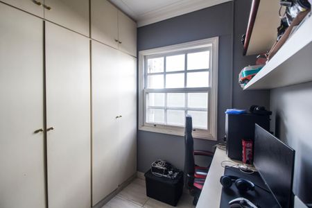 Apartamento à venda com 390m², 4 quartos e 6 vagas Apartamento à venda com 390m², 4 quartos e 6 vagasEscritório