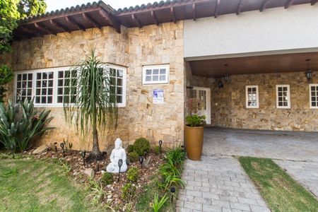 Apartamento à venda com 390m², 4 quartos e 6 vagas Apartamento à venda com 390m², 4 quartos e 6 vagasPlaca