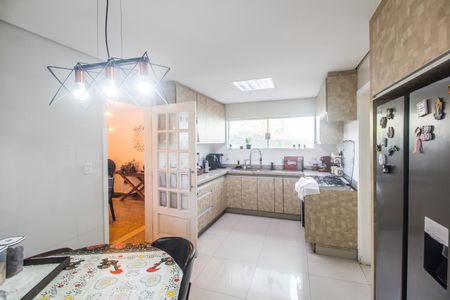Apartamento à venda com 390m², 4 quartos e 6 vagas Apartamento à venda com 390m², 4 quartos e 6 vagasCozinha