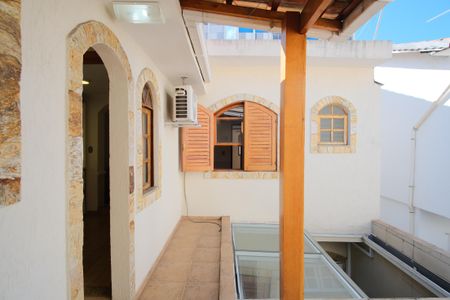 Casa à venda com 150m², 3 quartos e 2 vagasVaranda