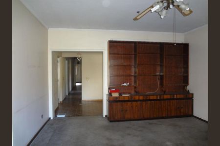 Casa à venda com 228m², 3 quartos e 5 vagas