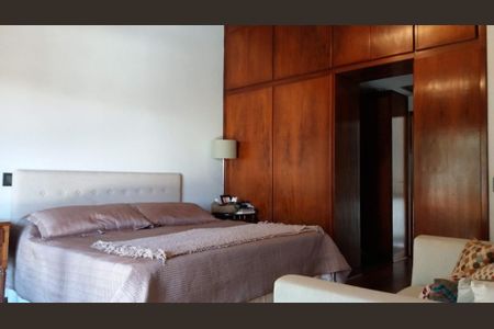 Casa à venda com 292m², 4 quartos e 4 vagas