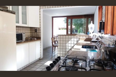 Casa à venda com 292m², 4 quartos e 4 vagas