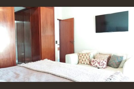 Casa à venda com 292m², 4 quartos e 4 vagas