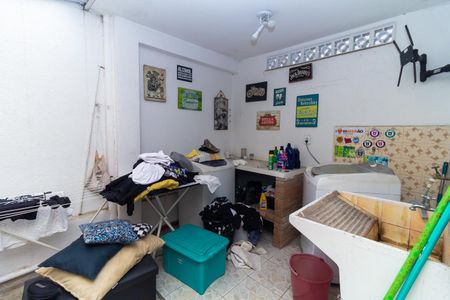 Casa à venda com 294m², 4 quartos e 4 vagas Casa à venda com 294m², 4 quartos e 4 vagasCasa 3 Área de Serviço