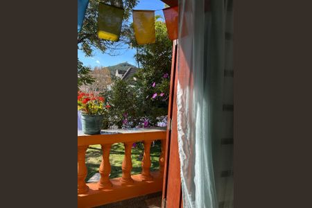 Casa de condomínio à venda com 560m², 4 quartos e 3 vagas Casa de condomínio à venda com 560m², 4 quartos e 3 vagasVaranda