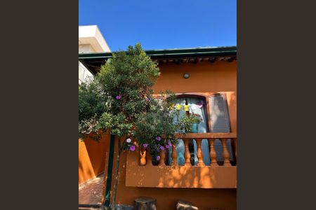 Casa de condomínio à venda com 560m², 4 quartos e 3 vagas Casa de condomínio à venda com 560m², 4 quartos e 3 vagasÁrea Externa