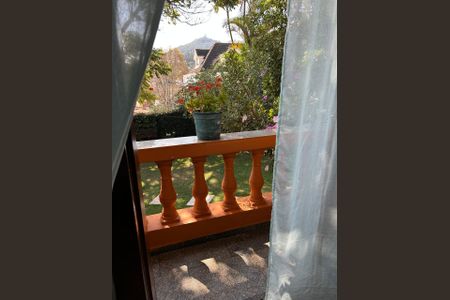 Casa de condomínio à venda com 560m², 4 quartos e 3 vagas Casa de condomínio à venda com 560m², 4 quartos e 3 vagasVaranda