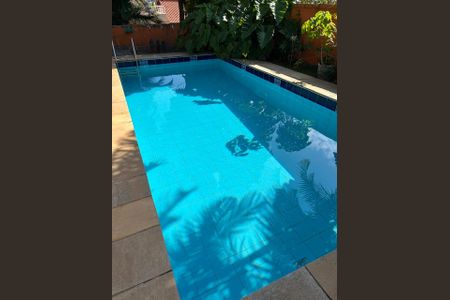 Casa de condomínio à venda com 560m², 4 quartos e 3 vagas Casa de condomínio à venda com 560m², 4 quartos e 3 vagasPiscina