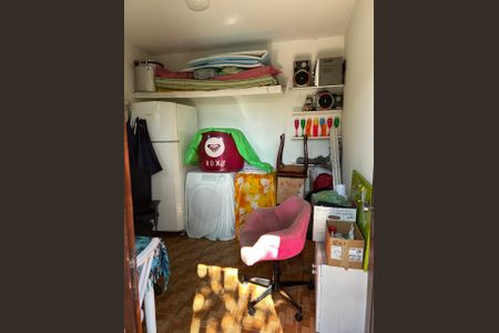 Casa de condomínio à venda com 560m², 4 quartos e 3 vagas Casa de condomínio à venda com 560m², 4 quartos e 3 vagasÁrea Externa