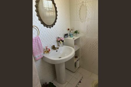 Casa de condomínio à venda com 560m², 4 quartos e 3 vagas Casa de condomínio à venda com 560m², 4 quartos e 3 vagasBanheiro 5