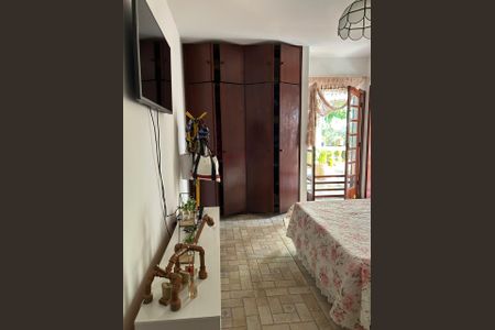 Casa de condomínio à venda com 560m², 4 quartos e 3 vagas Casa de condomínio à venda com 560m², 4 quartos e 3 vagasQuarto 2