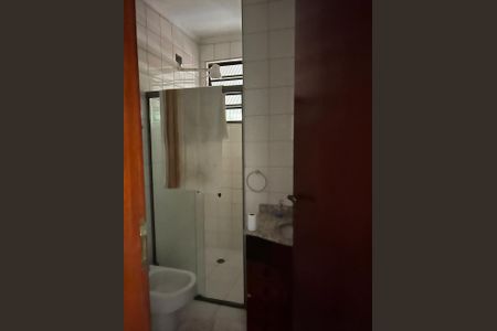 Casa de condomínio à venda com 560m², 4 quartos e 3 vagas Casa de condomínio à venda com 560m², 4 quartos e 3 vagasBanheiro 3