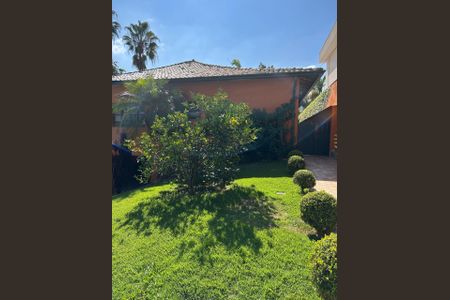 Casa de condomínio à venda com 560m², 4 quartos e 3 vagas Casa de condomínio à venda com 560m², 4 quartos e 3 vagasÁrea Externa