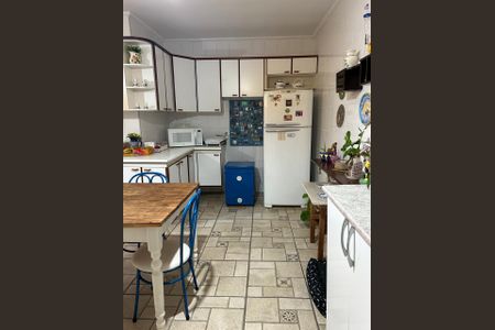 Casa de condomínio à venda com 560m², 4 quartos e 3 vagas Casa de condomínio à venda com 560m², 4 quartos e 3 vagasCozinha