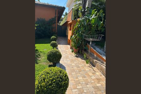 Casa de condomínio à venda com 560m², 4 quartos e 3 vagas Casa de condomínio à venda com 560m², 4 quartos e 3 vagasÁrea Externa