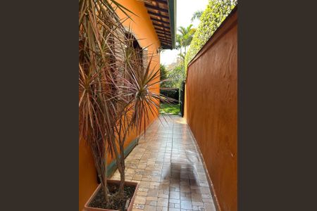 Casa de condomínio à venda com 560m², 4 quartos e 3 vagas Casa de condomínio à venda com 560m², 4 quartos e 3 vagasÁrea Externa