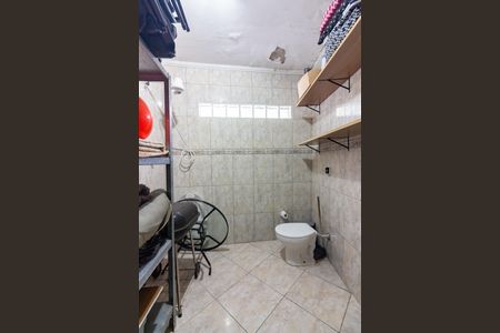 Casa à venda com 432m², 5 quartos e 4 vagas Casa à venda com 432m², 5 quartos e 4 vagasBanheiro de Serviço