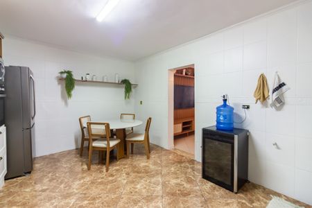 Casa à venda com 432m², 5 quartos e 4 vagas Casa à venda com 432m², 5 quartos e 4 vagasCozinha