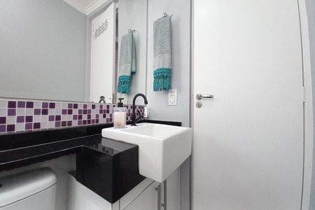 Apartamento à venda com 52m², 2 quartos e 1 vaga Apartamento à venda com 52m², 2 quartos e 1 vagaBanheiro