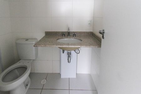 Apartamento à venda com 64m², 2 quartos e 1 vaga Apartamento à venda com 64m², 2 quartos e 1 vagaBanheiro da Suite