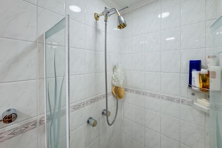 Apartamento à venda com 81m², 2 quartos e 1 vaga Apartamento à venda com 81m², 2 quartos e 1 vagaBanheiro Corredor