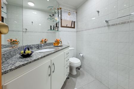 Apartamento à venda com 81m², 2 quartos e 1 vaga Apartamento à venda com 81m², 2 quartos e 1 vagaBanheiro Corredor