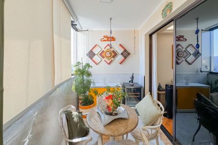 Apartamento à venda com 81m², 2 quartos e 1 vaga Apartamento à venda com 81m², 2 quartos e 1 vagaVaranda gourmet
