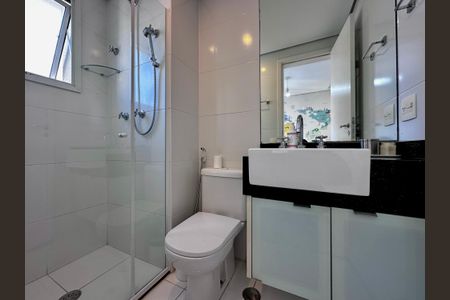 Apartamento à venda com 145m², 3 quartos e 2 vagas Apartamento à venda com 145m², 3 quartos e 2 vagasBanheiro Suíte 2