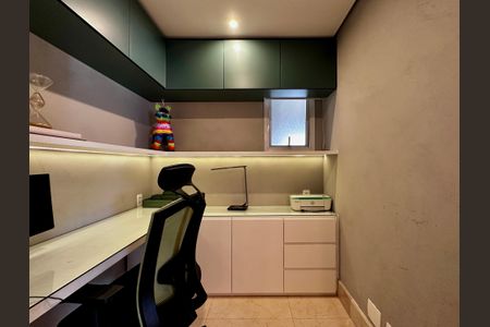 Apartamento à venda com 145m², 3 quartos e 2 vagas Apartamento à venda com 145m², 3 quartos e 2 vagasEscritório