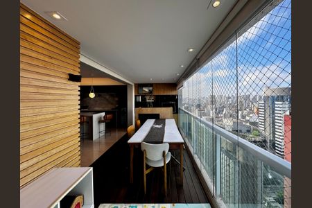 Apartamento à venda com 145m², 3 quartos e 2 vagas Apartamento à venda com 145m², 3 quartos e 2 vagasVaranda