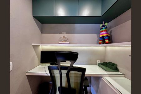 Apartamento à venda com 145m², 3 quartos e 2 vagas Apartamento à venda com 145m², 3 quartos e 2 vagasEscritório