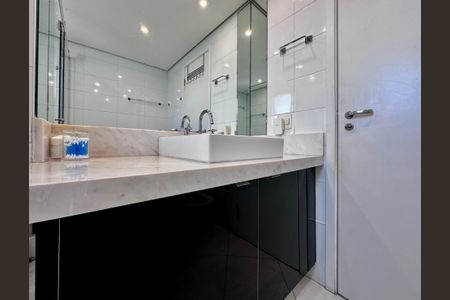Apartamento à venda com 145m², 3 quartos e 2 vagas Apartamento à venda com 145m², 3 quartos e 2 vagasBanheiro Suíte 3