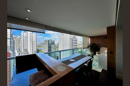 Apartamento à venda com 145m², 3 quartos e 2 vagas Apartamento à venda com 145m², 3 quartos e 2 vagasVaranda
