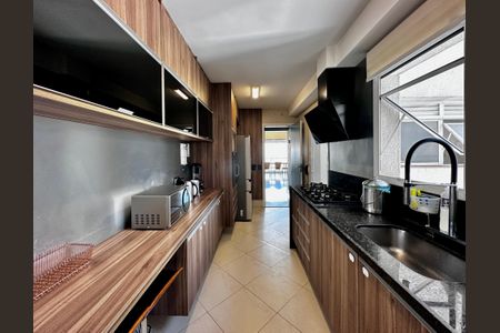 Apartamento à venda com 145m², 3 quartos e 2 vagas Apartamento à venda com 145m², 3 quartos e 2 vagasCozinha