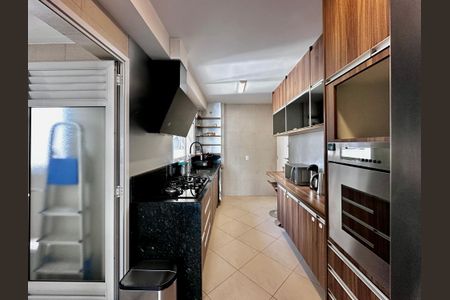 Apartamento à venda com 145m², 3 quartos e 2 vagas Apartamento à venda com 145m², 3 quartos e 2 vagasCozinha