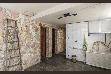 Casa à venda com 350m², 7 quartos e 4 vagasLavanderia